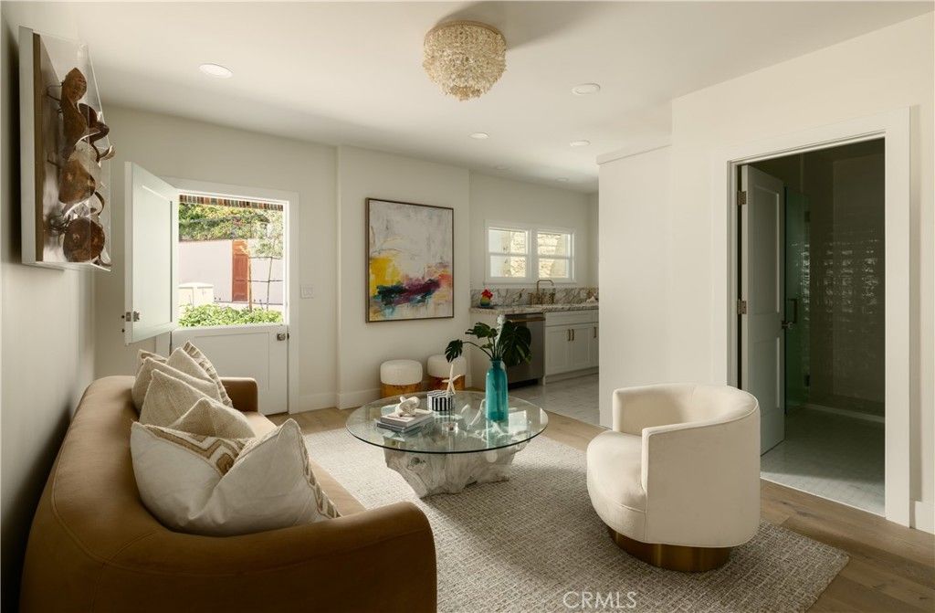 Image 20 of property listing at 2715 Cove, Corona Del Mar, CA 92625