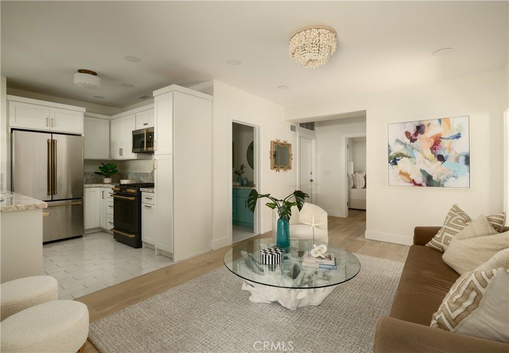 Image 21 of property listing at 2715 Cove, Corona Del Mar, CA 92625