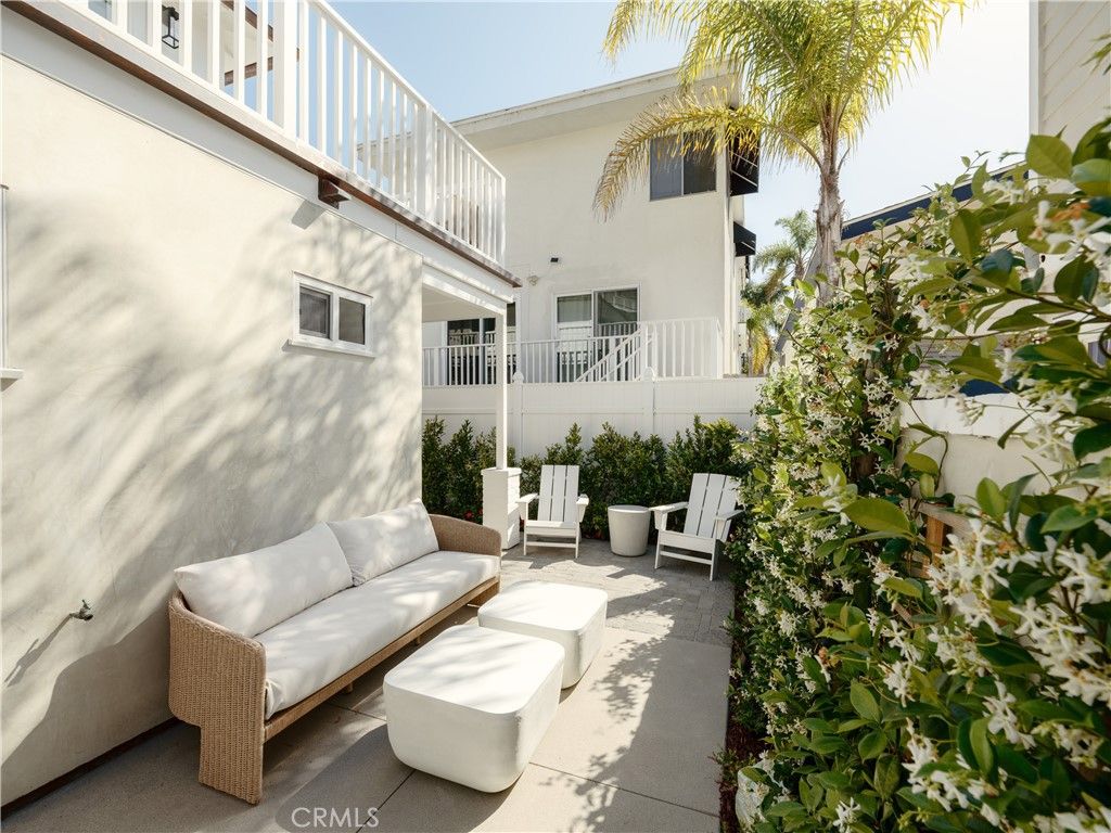Image 26 of property listing at 2715 Cove, Corona Del Mar, CA 92625