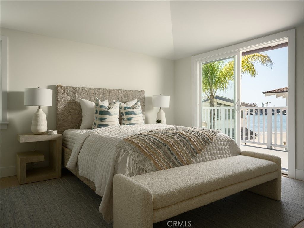 Image 8 of property listing at 2715 Cove, Corona Del Mar, CA 92625