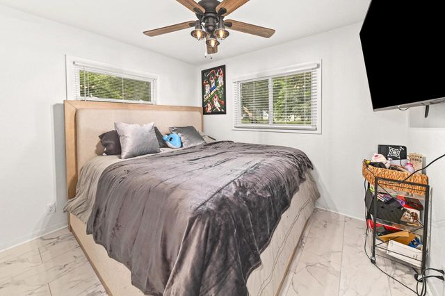9504 W Hope AVENUE, Wauwatosa, WI 53222