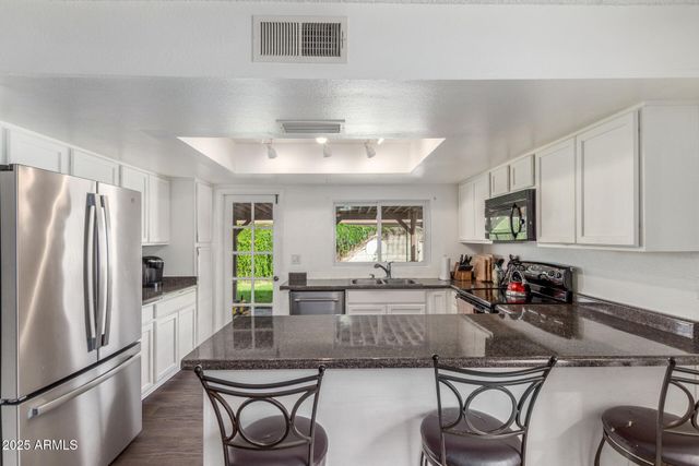 4732 W DAVIS Road, Glendale, AZ 85306
