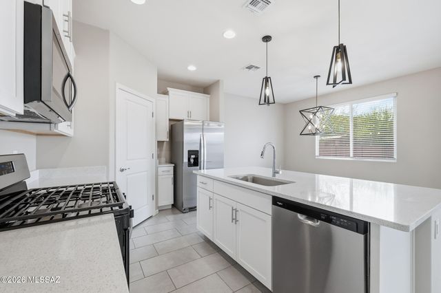 11926 W Charismatic Drive, Marana, AZ 85653