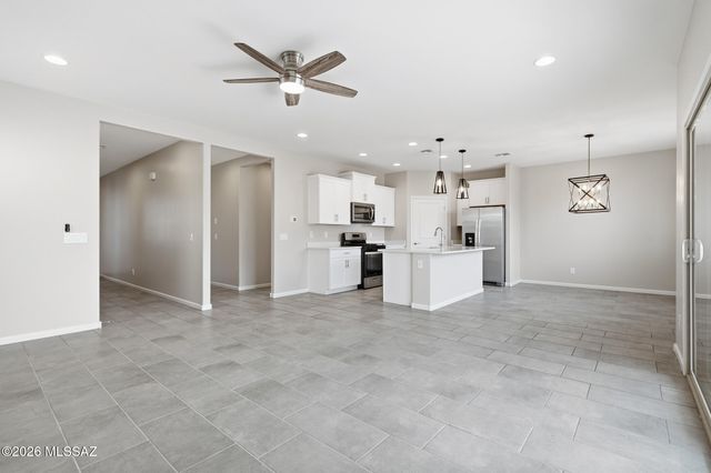 11926 W Charismatic Drive, Marana, AZ 85653