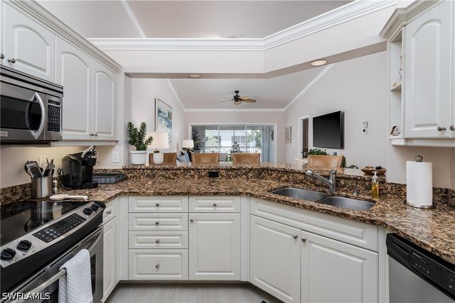 7046 Barrington CIR 202, Naples, FL 34108
