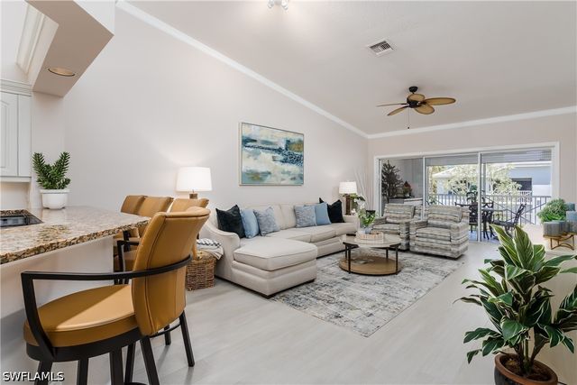 7046 Barrington CIR 202, Naples, FL 34108