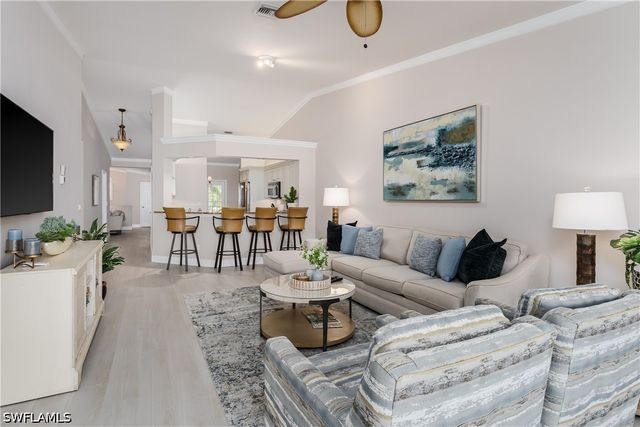 7046 Barrington CIR 202, Naples, FL 34108