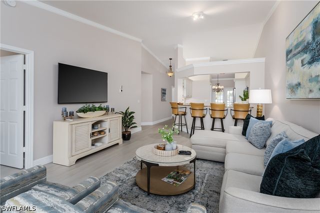7046 Barrington CIR 202, Naples, FL 34108