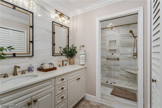 7046 Barrington CIR 202, Naples, FL 34108