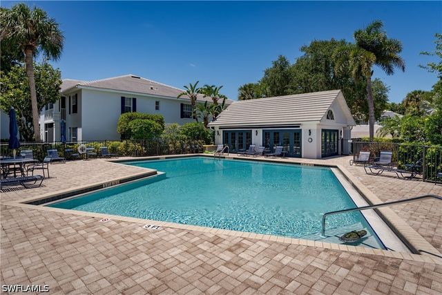 7046 Barrington CIR 202, Naples, FL 34108
