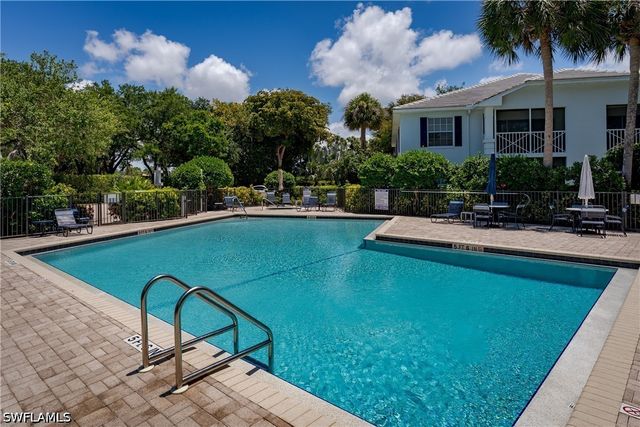 7046 Barrington CIR 202, Naples, FL 34108