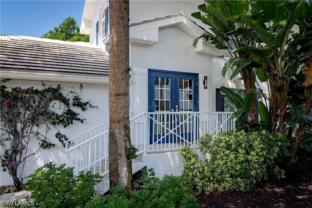 7046 Barrington CIR 202, Naples, FL 34108