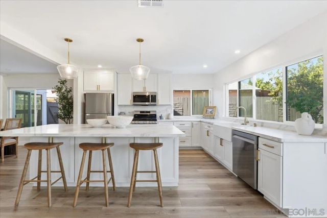 8686 Perseus Rd, San Diego, CA 92126