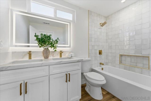 8686 Perseus Rd, San Diego, CA 92126