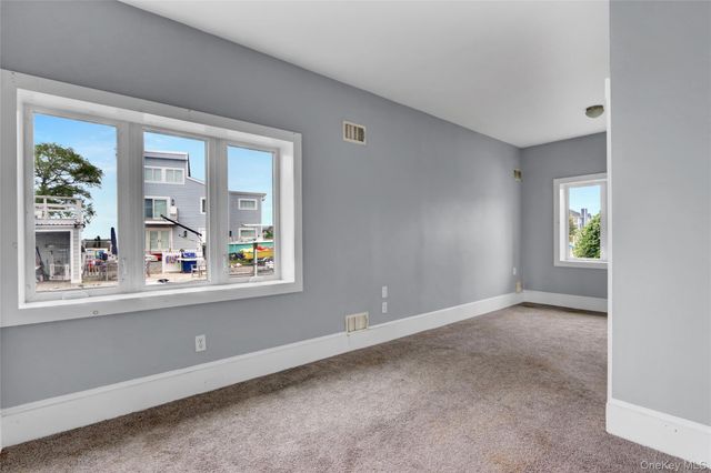 894 Bay 9th Street, West Islip, NY 11795