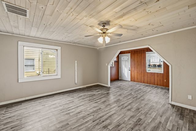 1411 Delaware Avenue, Des Moines, IA 50317