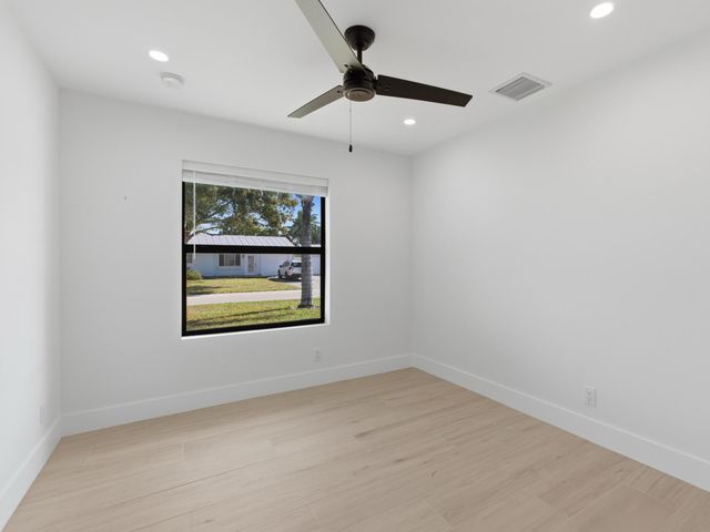 19124 SE Fearnley Drive, Jupiter, FL 33469