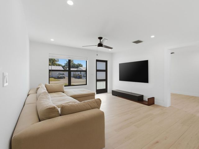 19124 SE Fearnley Drive, Jupiter, FL 33469