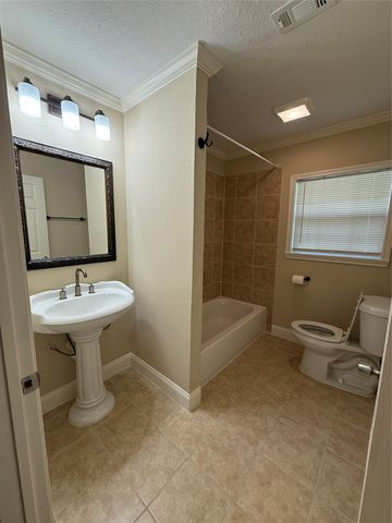 305 E Francis Street, Baytown, TX 77520