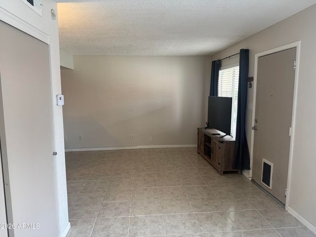 4730 W NORTHERN Avenue 2107, Glendale, AZ 85301