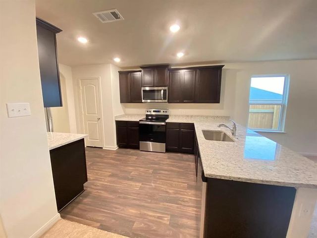 213 Allington CIR, Jarrell, TX 76537