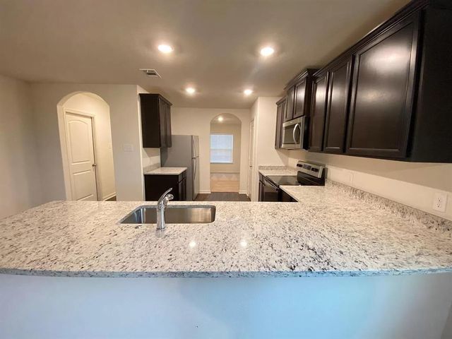 213 Allington CIR, Jarrell, TX 76537