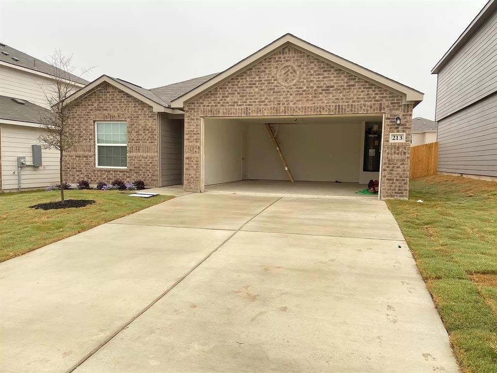 213 Allington CIR, Jarrell, TX 76537