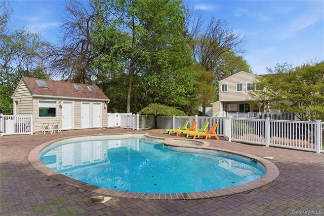 12 Pond Drive, Syosset, NY 11791