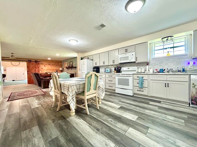 94 Tarter Cemetery Road, Nancy, KY 42544