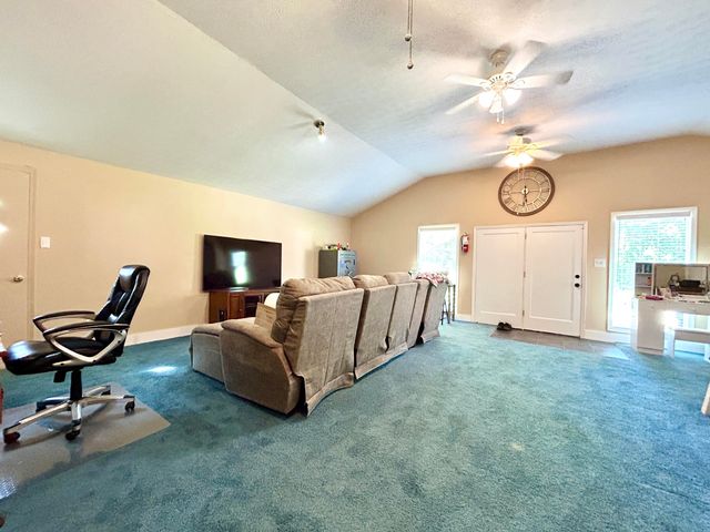 94 Tarter Cemetery Road, Nancy, KY 42544