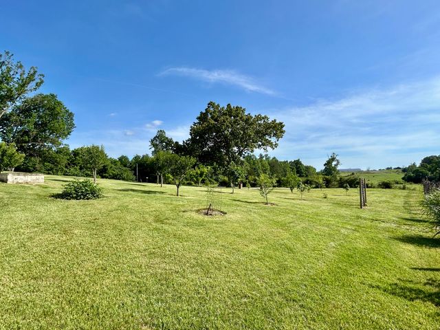 94 Tarter Cemetery Road, Nancy, KY 42544