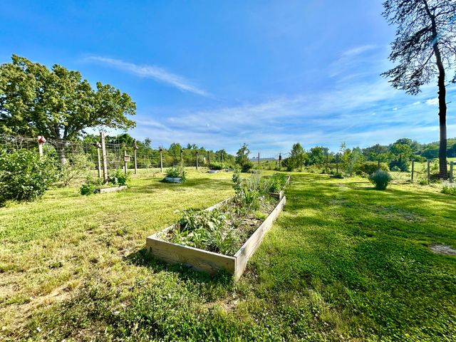 94 Tarter Cemetery Road, Nancy, KY 42544