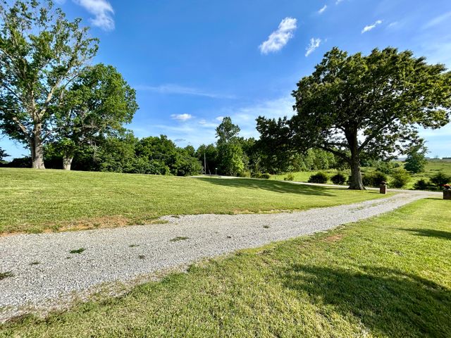 94 Tarter Cemetery Road, Nancy, KY 42544