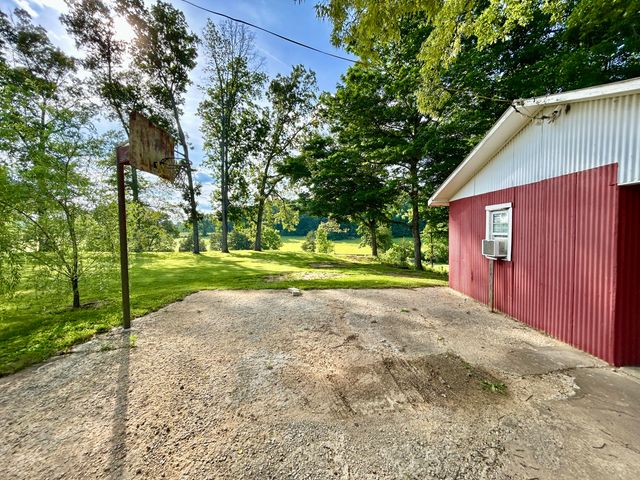 94 Tarter Cemetery Road, Nancy, KY 42544
