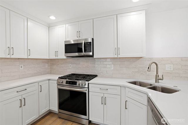 7114 33rd Avenue NE, Lacey, WA 98516