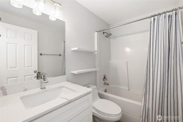 7114 33rd Avenue NE, Lacey, WA 98516