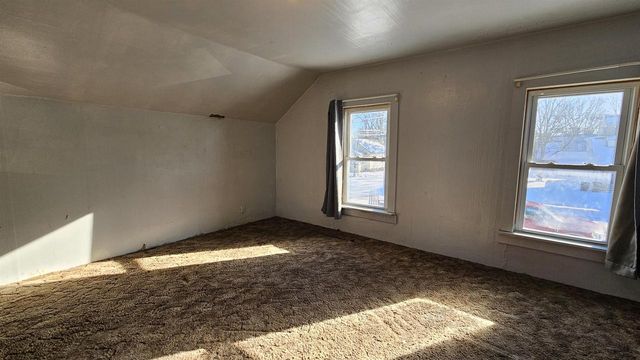 213 W WESCOTT AVENUE, Shawano, WI 54166