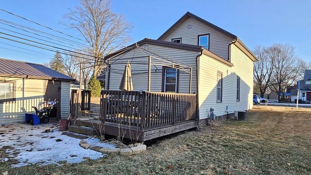213 W WESCOTT AVENUE, Shawano, WI 54166