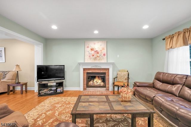 228 Atlantic Dr, Parsippany-troy Hills Twp., NJ 07054