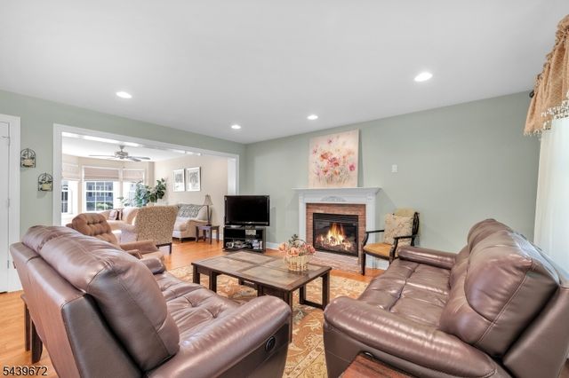 228 Atlantic Dr, Parsippany-troy Hills Twp., NJ 07054