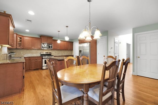 228 Atlantic Dr, Parsippany-troy Hills Twp., NJ 07054