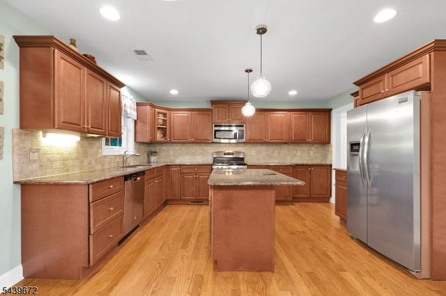 228 Atlantic Dr, Parsippany-troy Hills Twp., NJ 07054