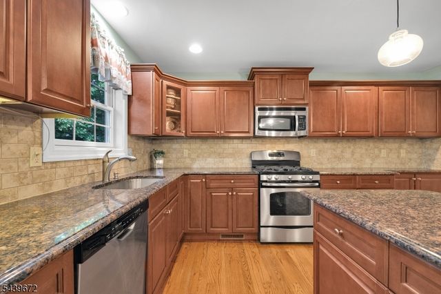 228 Atlantic Dr, Parsippany-troy Hills Twp., NJ 07054