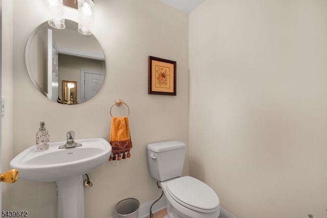 228 Atlantic Dr, Parsippany-troy Hills Twp., NJ 07054