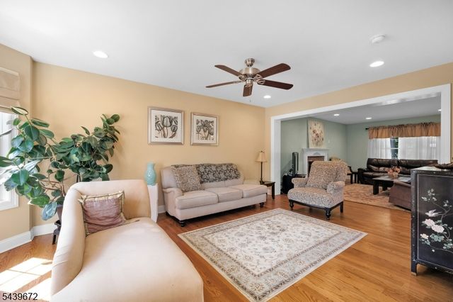 228 Atlantic Dr, Parsippany-troy Hills Twp., NJ 07054