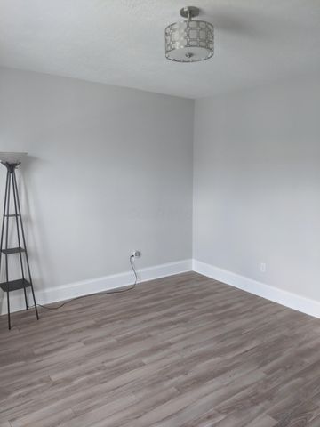 17-19 E Mithoff Street, Columbus, OH 43206