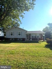 608 POSTFIELD RD, Newark, DE 19713