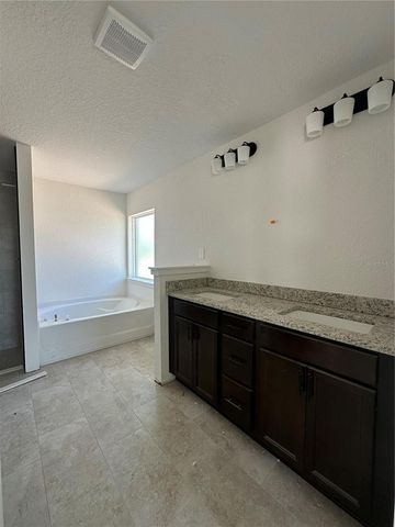 12555 NE 48TH TERR, Oxford, FL 34484