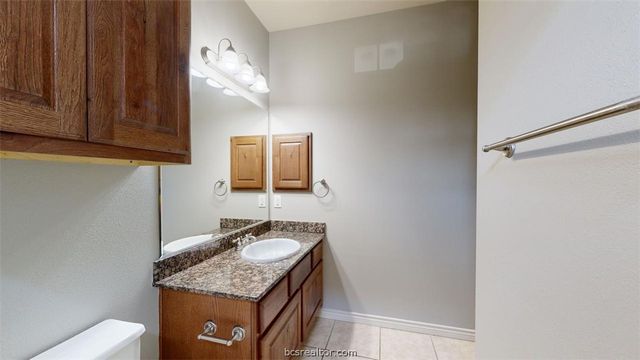 211 Forest Drive Room C, College Station, TX 77840