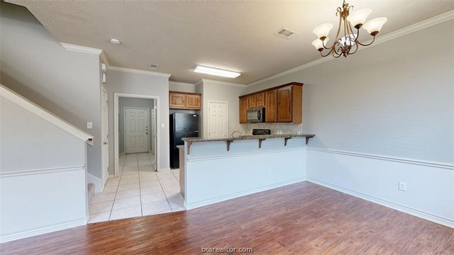 211 Forest Drive Room C, College Station, TX 77840